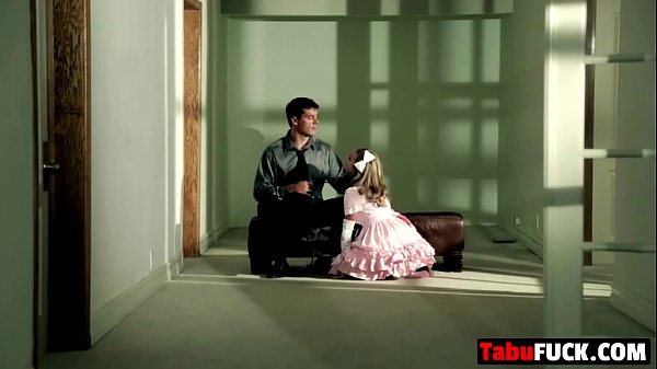 rubia paso hija montando mamada paso papá gran pollauth
